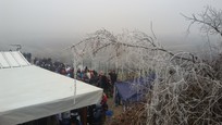 Glühwein freut den Besucher.